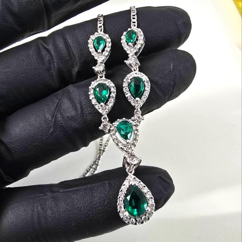 Watch Video / Sterling Silver 925 Emerald Teardrop Necklace – Statement Elegance